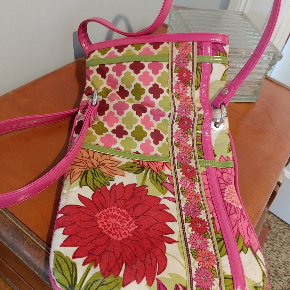 Vera Bradley Crossbody/Fold Pink Floral Flipster - Picture 4 of 8